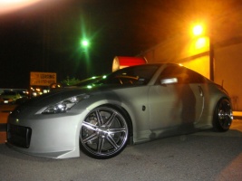 Nissan 350Z tire size