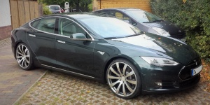 Tesla Model S tire size