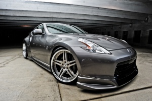 Nissan 370Z tire size
