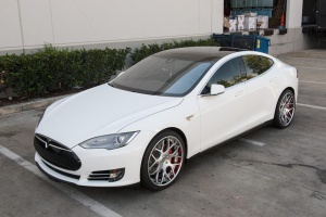 Tesla Model S tire size