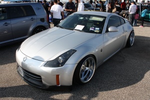 Nissan 350Z tire size