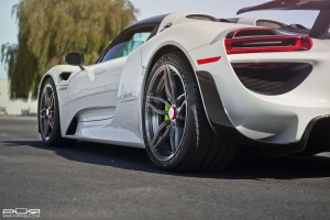 Porsche 918 Spyder tire size