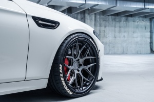 BMW M5 tire size