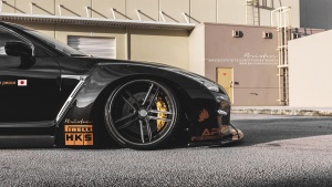 Nissan GT-R tire size