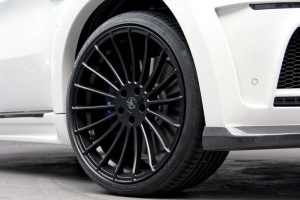 BMW X6 M tire size