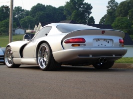 Dodge Viper tire size