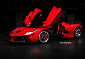 Ferrari LaFerrari tire size