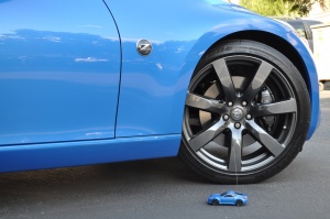 Nissan 370Z tire size