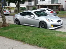 Hyundai Genesis tire size