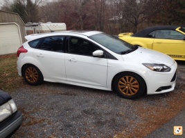 Ford Focus ST tire size