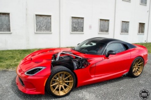 Dodge SRT Viper tire size
