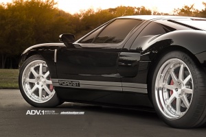 Ford GT tire size