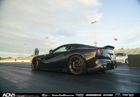 Ferrari F12berlinetta tire size