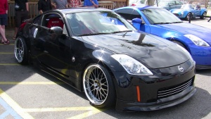 Nissan 350Z tire size