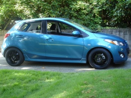 Mazda Mazda2 tire size