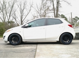 Mazda Mazda2 tire size