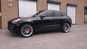 Porsche Macan tire size