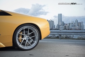 Lamborghini Murcielago tire size
