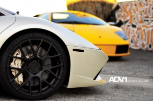 Lamborghini Murcielago tire size