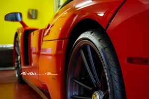 Ferrari Enzo tire size