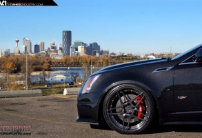 Cadillac CTS-V tire size