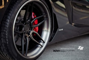 Lamborghini Aventador tire size