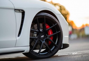 Porsche Panamera tire size