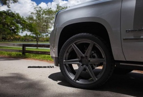 GMC Yukon tire size