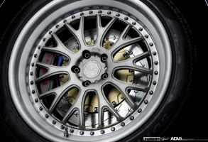 Nissan GT-R tire size