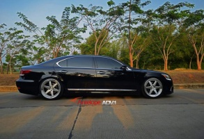 Lexus LS 460 tire size