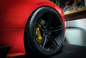 Ferrari 458 Speciale tire size