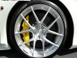 Ferrari 458 Italia tire size