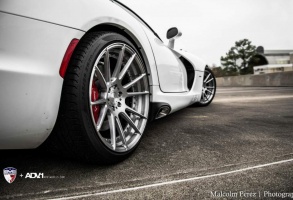 Dodge SRT Viper tire size