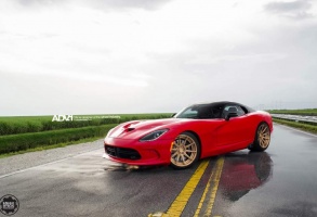 Dodge SRT Viper tire size