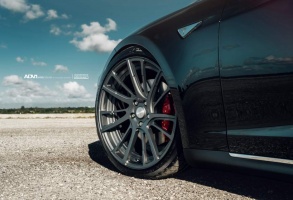 Tesla Model S tire size
