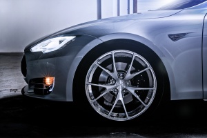 Tesla Model S tire size