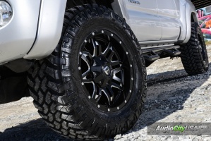 Toyota Tacoma tire size