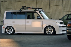 Scion xB tire size