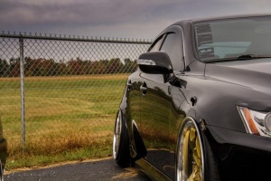 Lexus IS 350 tire size