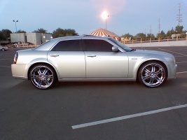 Chrysler 300C tire size